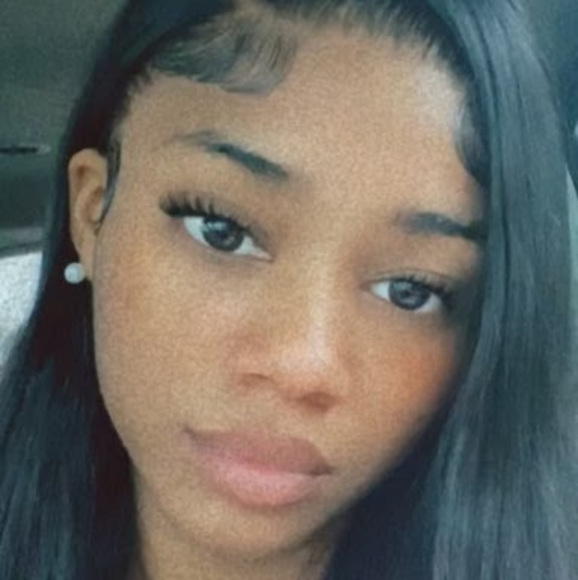 Meet your Posher, Ariel - Picture 1 of 1